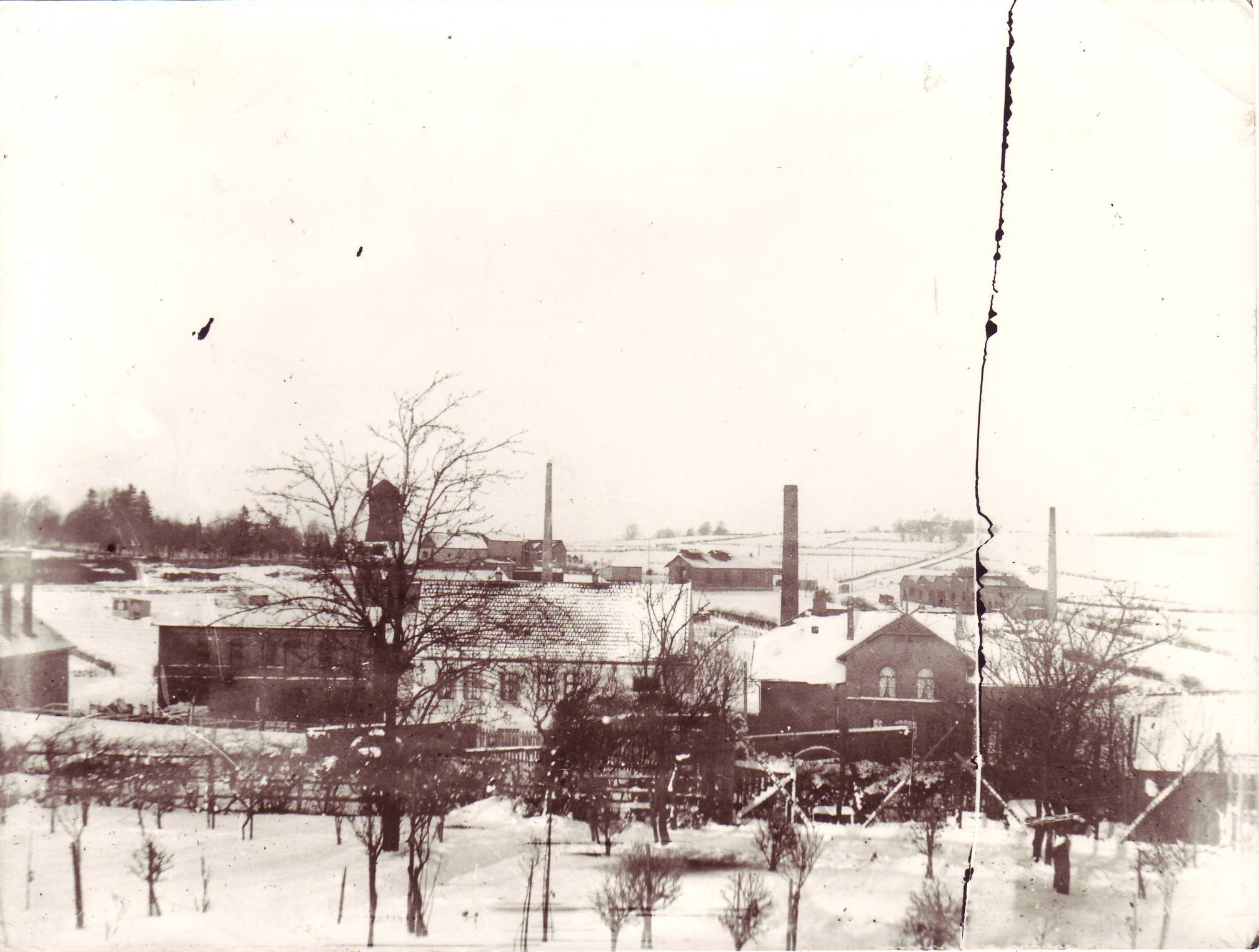 Industriegebiet mit Windmühle