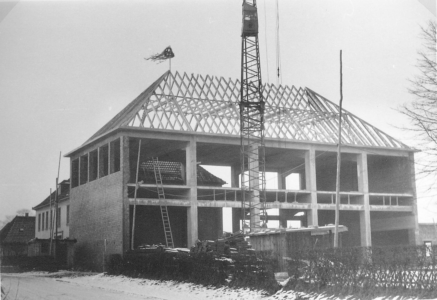 Volkssch+Turnhalle1
