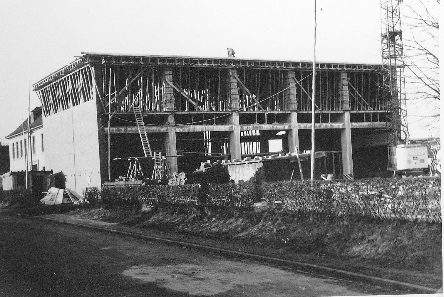 Volkssch+Turnhalle2