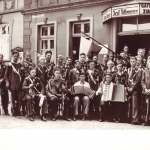 Musterungsfeier vor dem Gasthof Zur Post verm. 1942